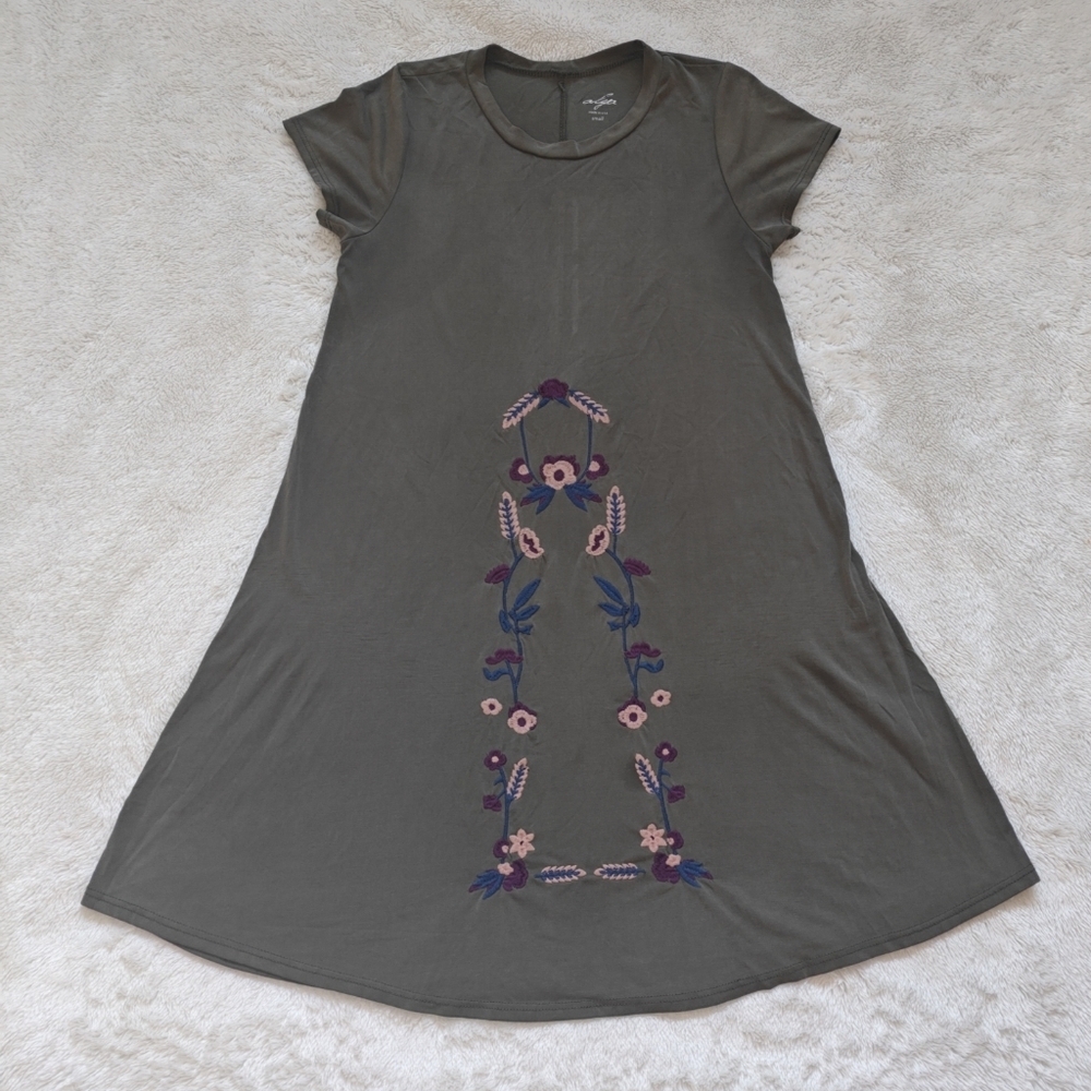 Alya Small Olive Green Embroidered Flower Knee-Length Mini Cap Sleeve‎ Dress - Picture 2 of 5